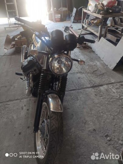 Moto Guzzi v7 aniversario