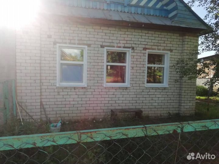 Окно в частный дом