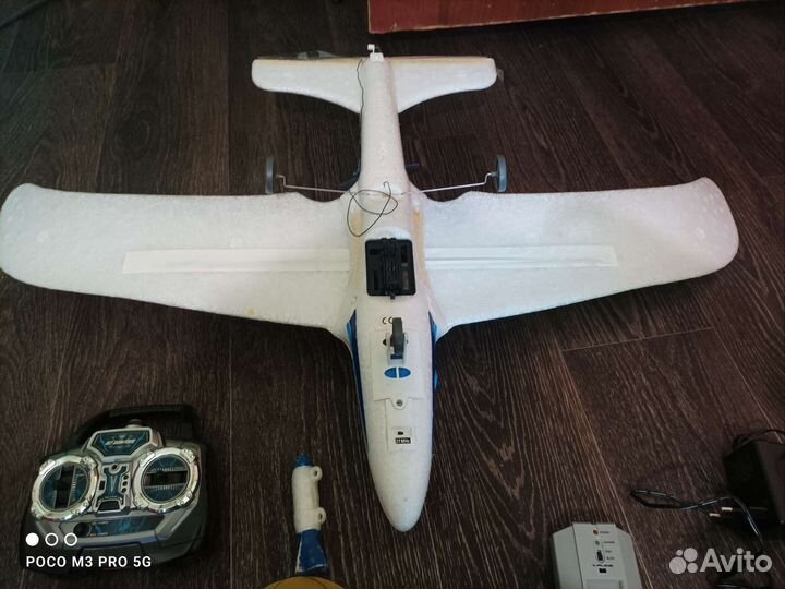 Радиоуправляемый самолет