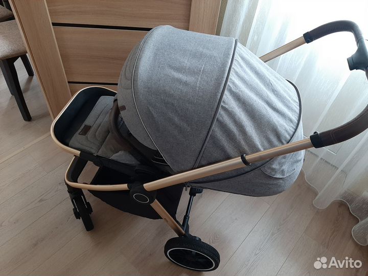 Прогулочная коляска carello epica