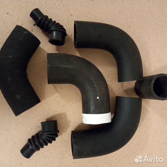 Патрубок,уплотнители