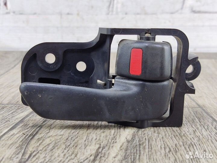 Ручка двери внутренняя правая Carina E