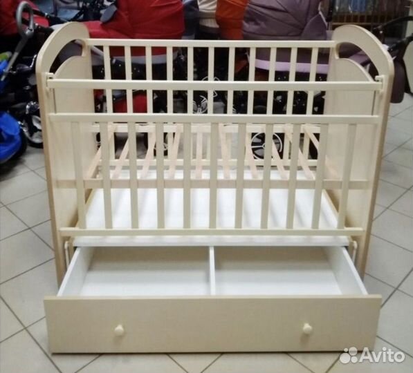 Кровать детская с маятником и с ящиком