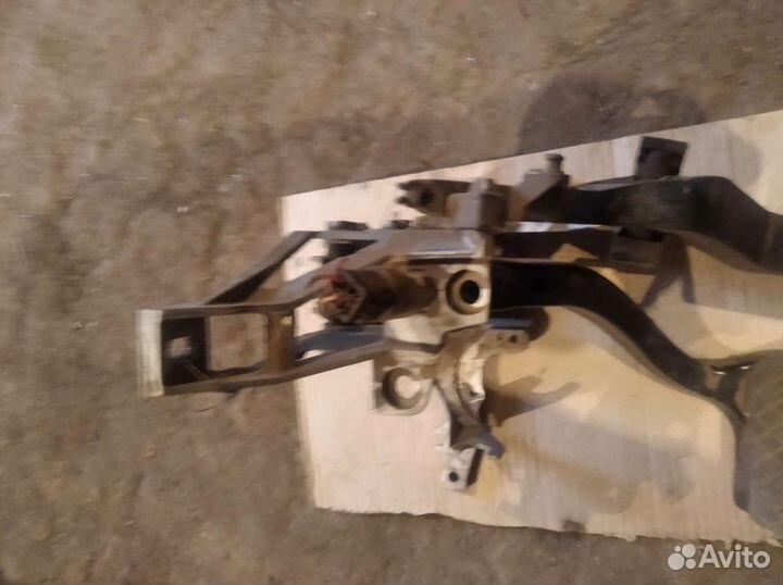 Блок педалей на Фольксваген