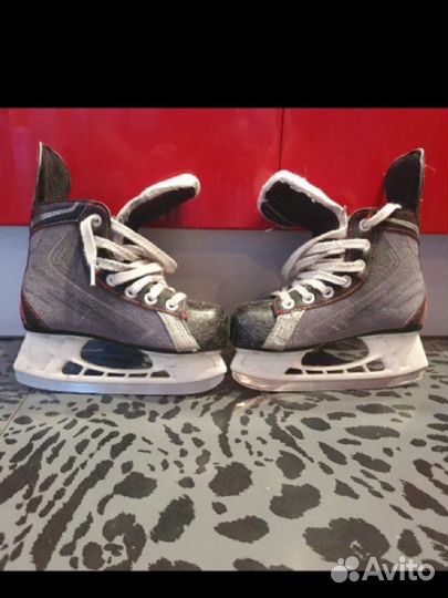 Продам коньки Bauer хоккейные б/у размер 31