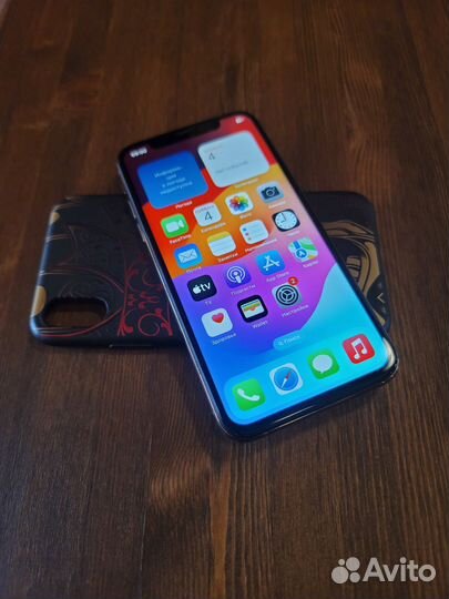iPhone Xs, 64 ГБ