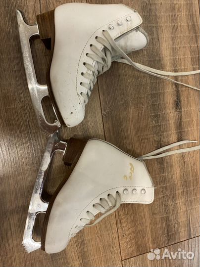 Фигурные коньки graf 29