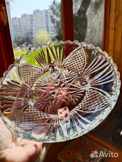 Ваза-фруктовница хрустальная на ножках