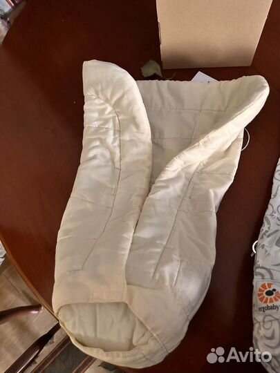 Ergobaby вкладыш для новорожденного