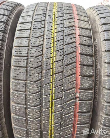 Bridgestone Blizzak VRX2 235/45 R18 94Q