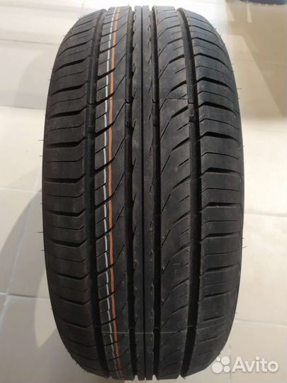 Roadmarch PrimeStar 66 215/55 R17 94V
