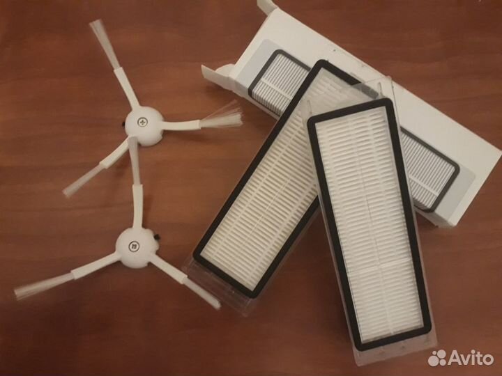 Для робота- пылесоса боковая щетка и фильтр 2шт