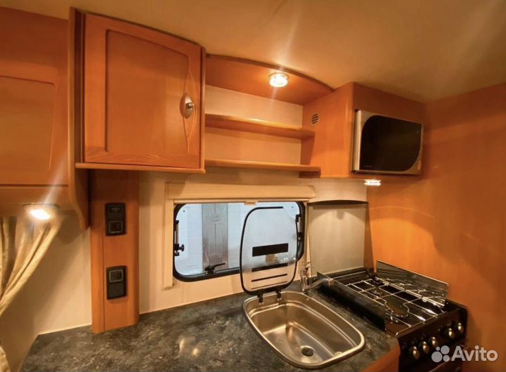 Прицеп-дача Lunar Clubman 475/2 CK, 2008