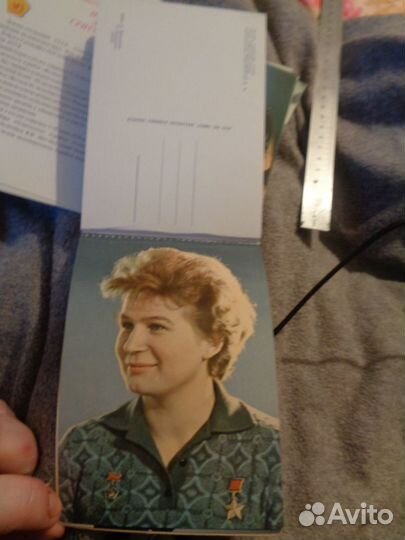 Космонавты 11 больших и альбом 8 открыток СССР