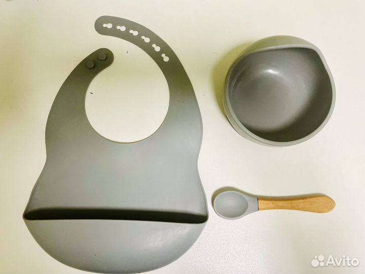 Силиконовая тарелка и нагрудник