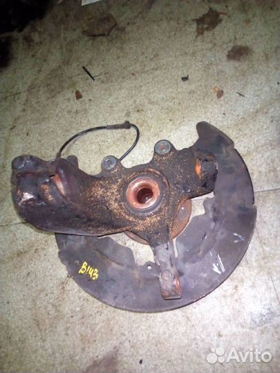 Вольво S60 S80 кулак поворотный 31201286