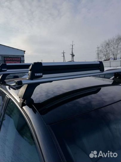 Багажник для лыж thule в комплекте с поперечинами