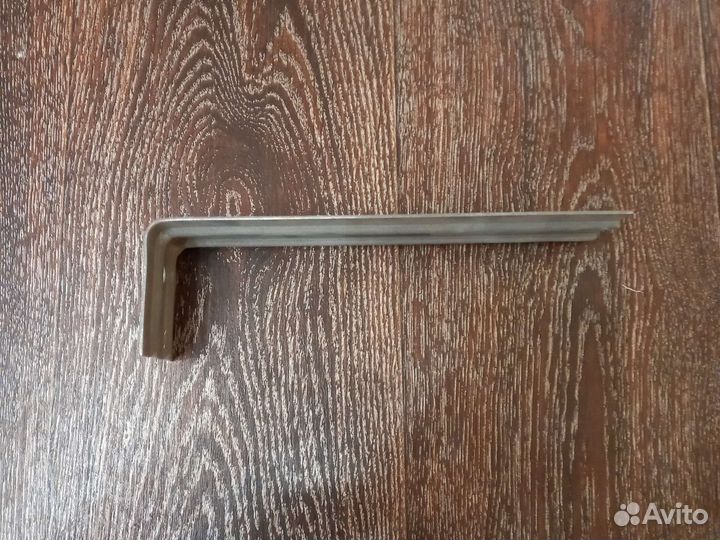 Кронштейн для полок