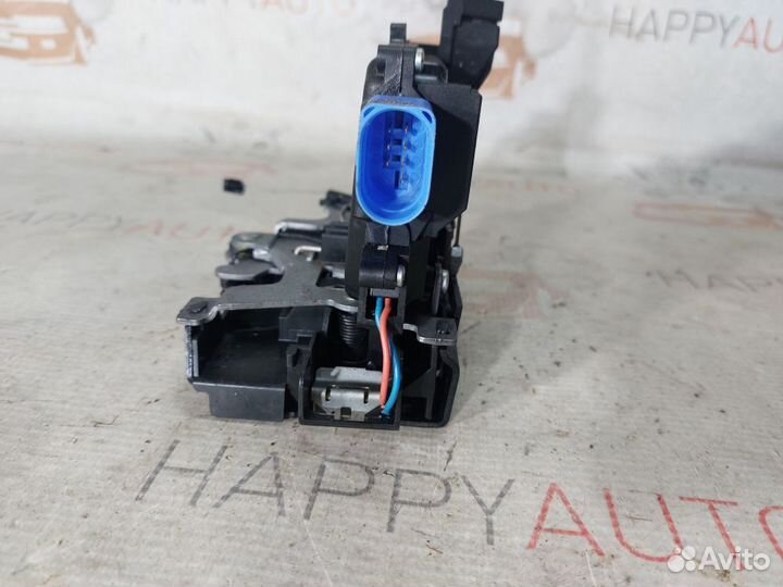 Замок задней правой двери Skoda Octavia A5