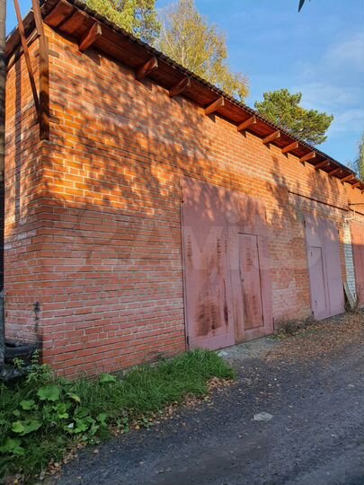 Гараж, > 30 м²