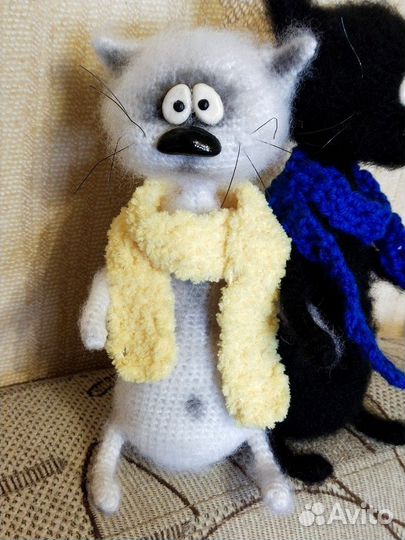 Кот, кошка, интерьерная вязаная игрушка