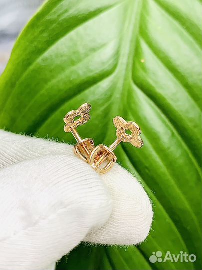 Золотые серьги пусеты