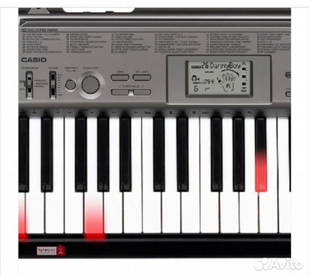 Синтезатор с функцией обучения Casio LK-125