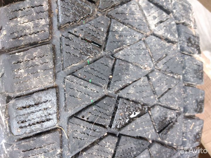 Bridgestone Blizzak DM-V2 225/70 R16