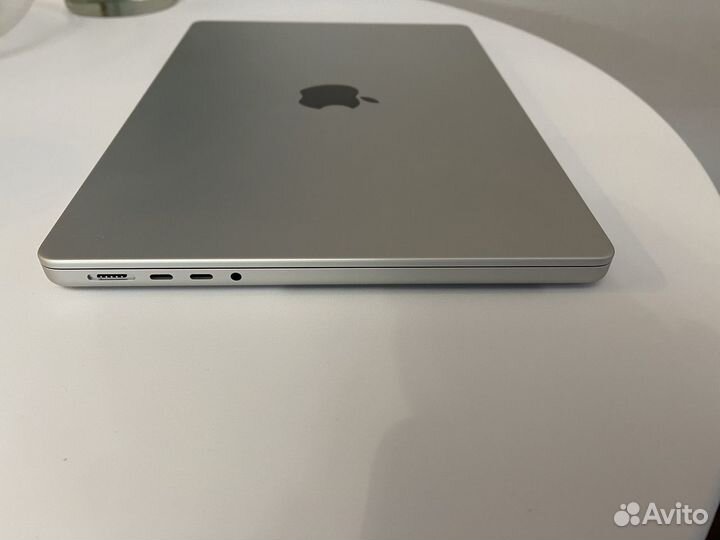 Apple MacBook Pro14 6циклов зарядки использовано