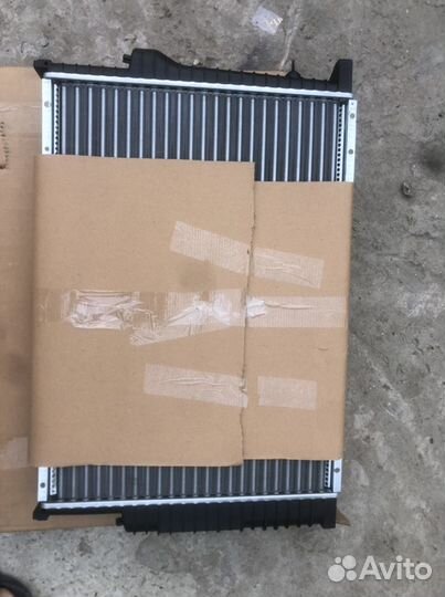 Радиатор охлаждения BMW E34 E32