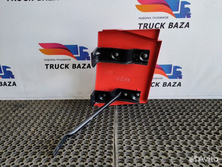 Спойлер кабины верхний правый Renault T