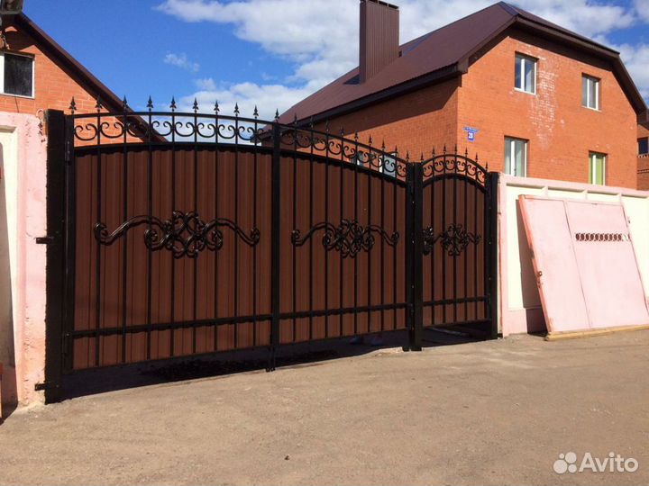 Ворота кованые распашные с калиткой