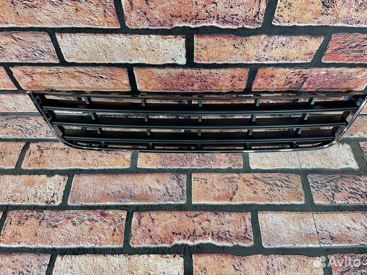 Решетка переднего бампера Volkswagen Passat B6