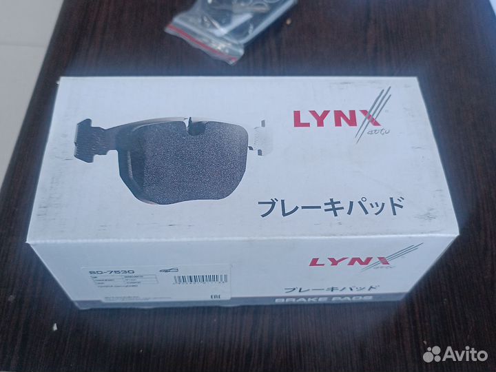 Колодки передние Camry V40