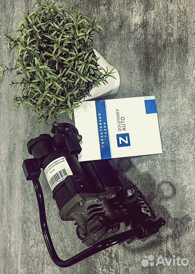 Компрессор пневмоподвески Mercedes W222