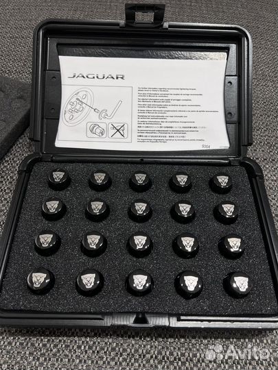 Колесные гайки Jaguar черные