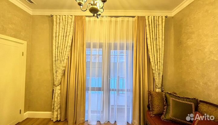 Шторы в загородном доме деревянном