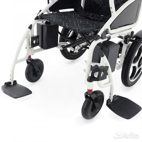 Кресло-коляска с электроприводом TH-801