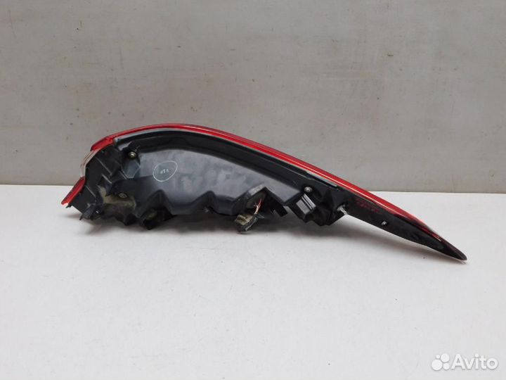 Фонарь задний наружный левый Toyota Camry