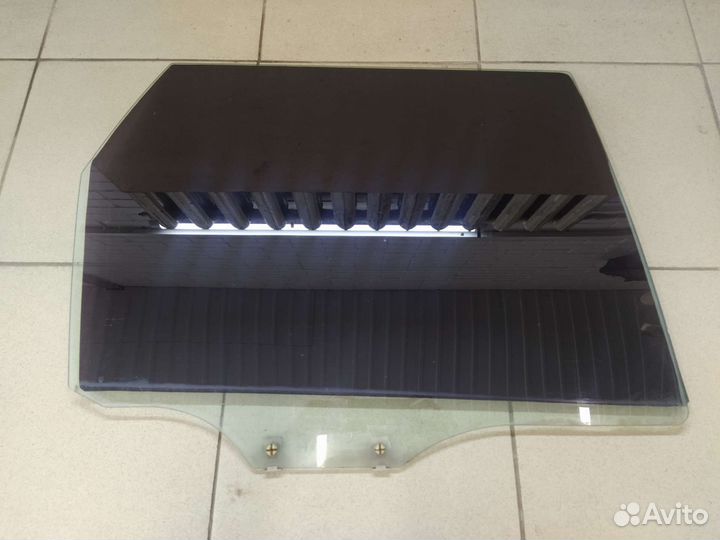 Стекло заднее правое Ниссан Вингроуд Y10