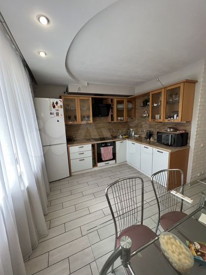 2-к. квартира, 87,2 м², 1/6 эт.