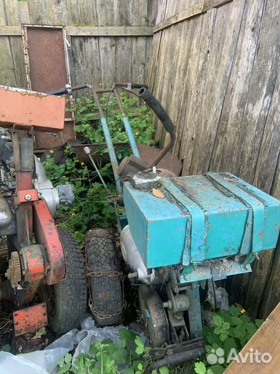 Два мотоблока с прицепом и навесными