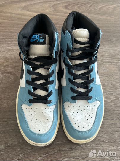 Air Jordan 1 High University Blue
