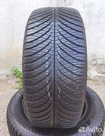 Goodyear Vector 4Seasons 235/55 R17 103V