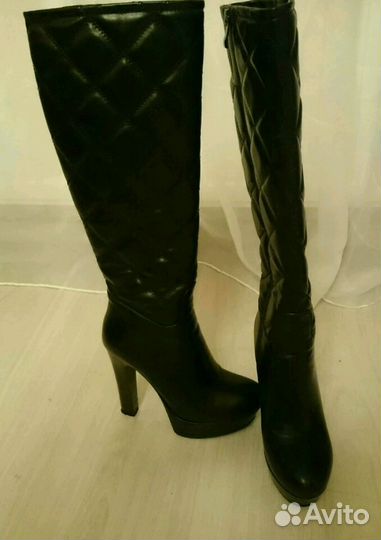 Сапоги осенние Lamania на высоком каблуке