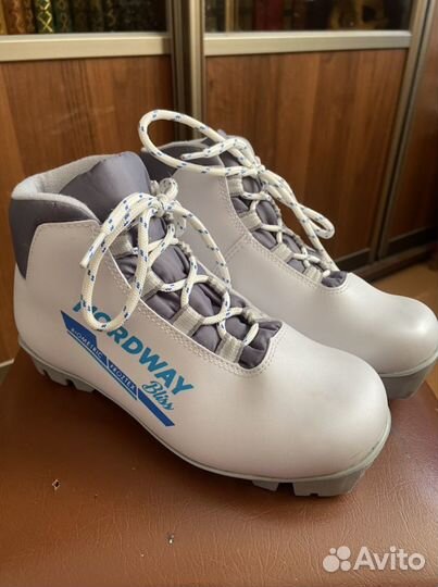 Лыжные ботинки