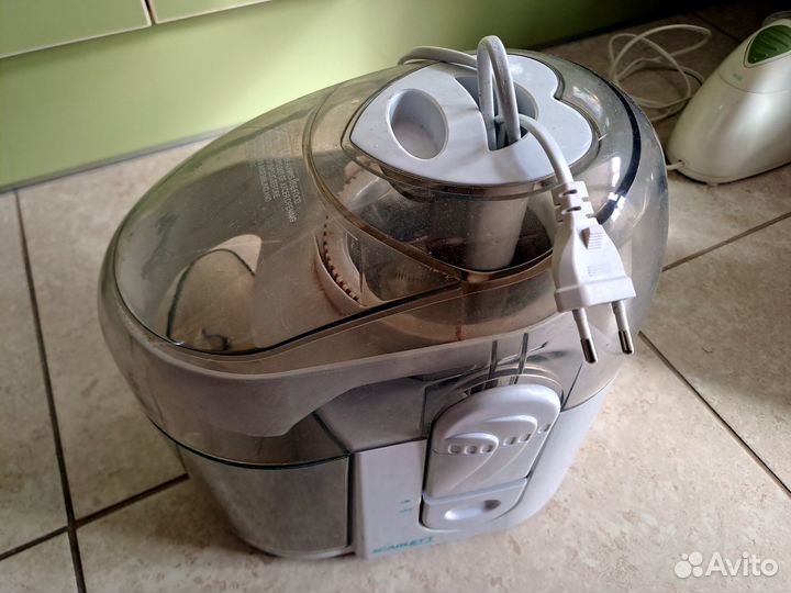 Соковыжималка Scarlett SC-012