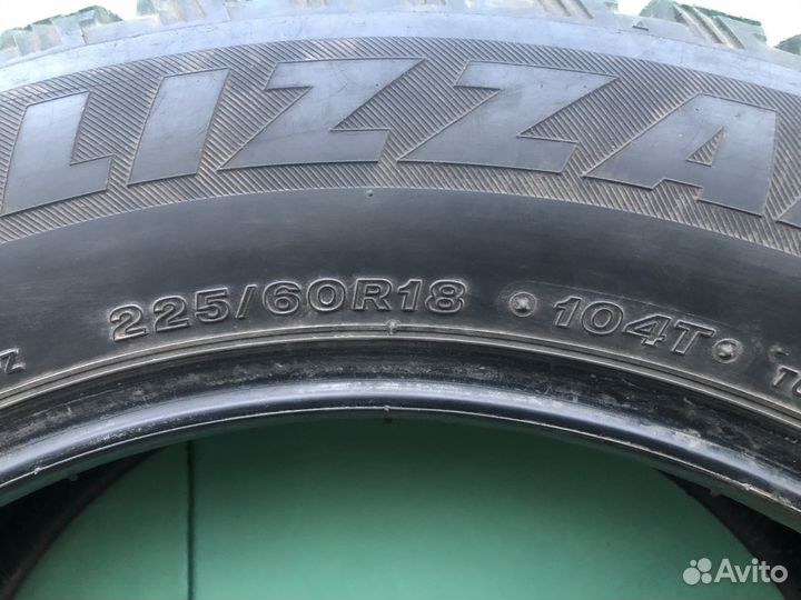 Bridgestone Blizzak Spike-01 225/60 R18 104T