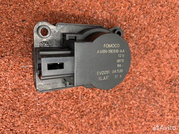 Сервопривод заслонок печки Ford Transit 8 FCD 310M