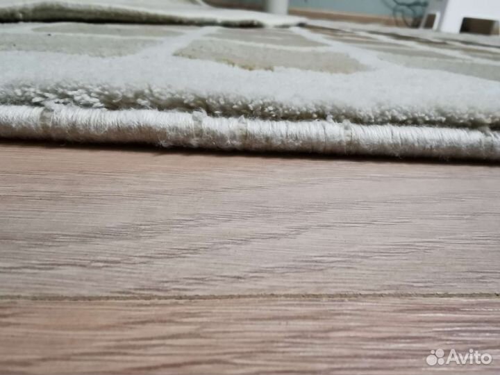 Ковер шерстяной 2 на 3 б/у (овал)